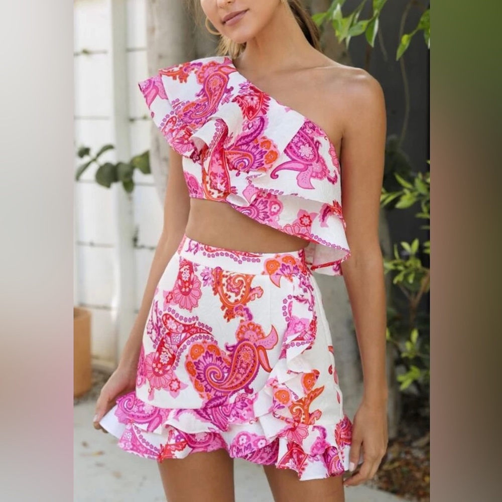 NEVER WORN! cute two-piece set!